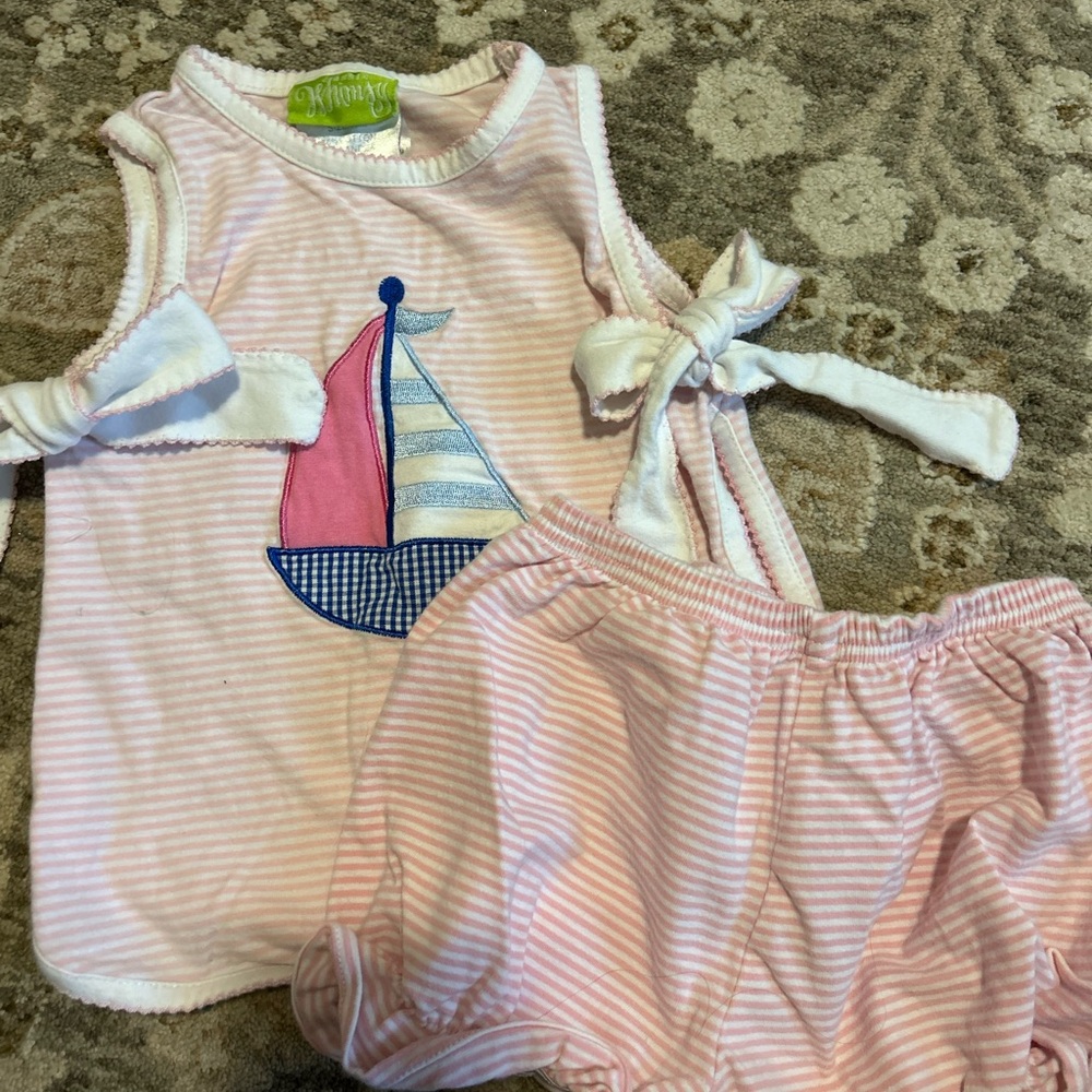 Classic Whimsy Sailboat set. Lightly worn, but still great condition.